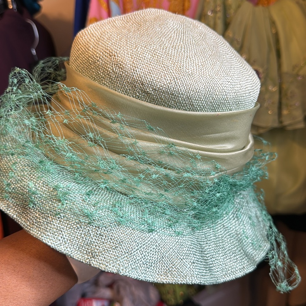 Vintage SAKS 5th AVENUE Light Green Hat NWT - Picture 2 of 9